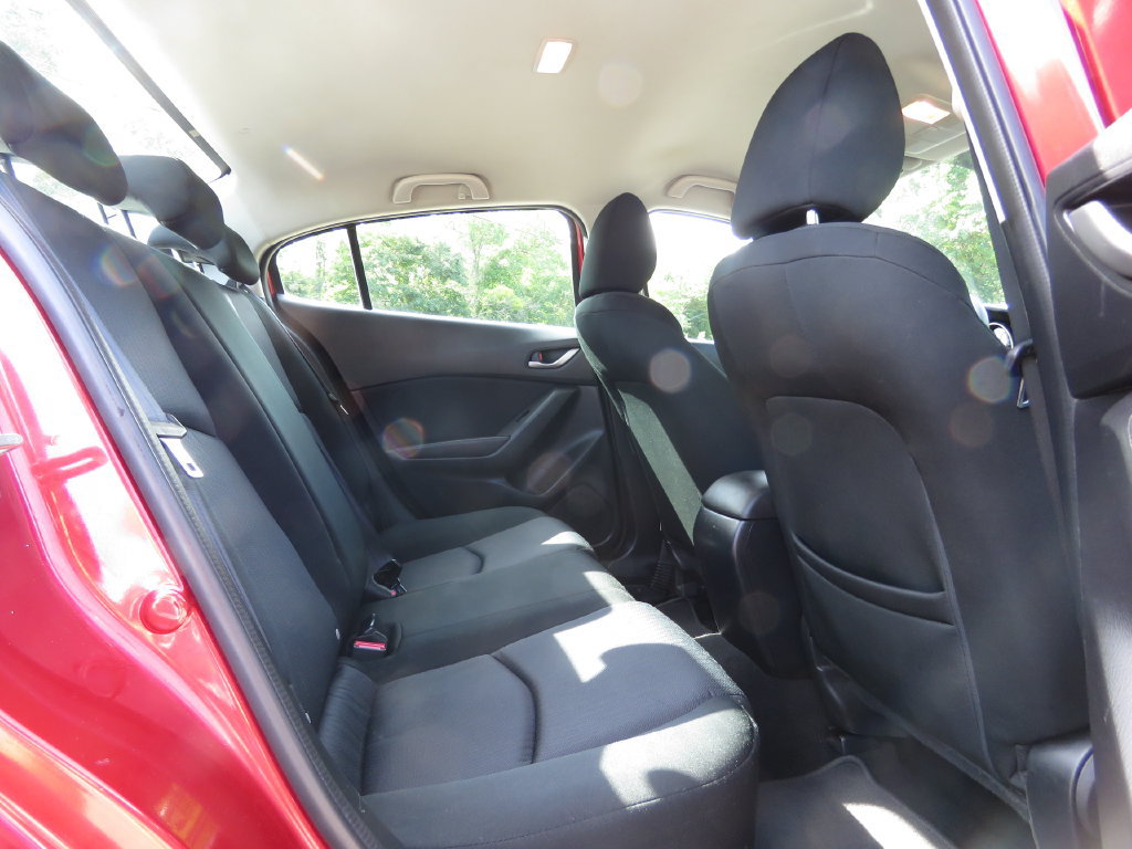 Used 2015 MAZDA MAZDA3 i Sport FWD image 16