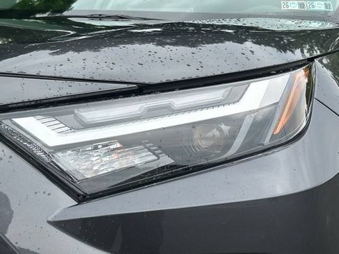Used 2025 Toyota RAV4 XLE AWD/4WD image 9