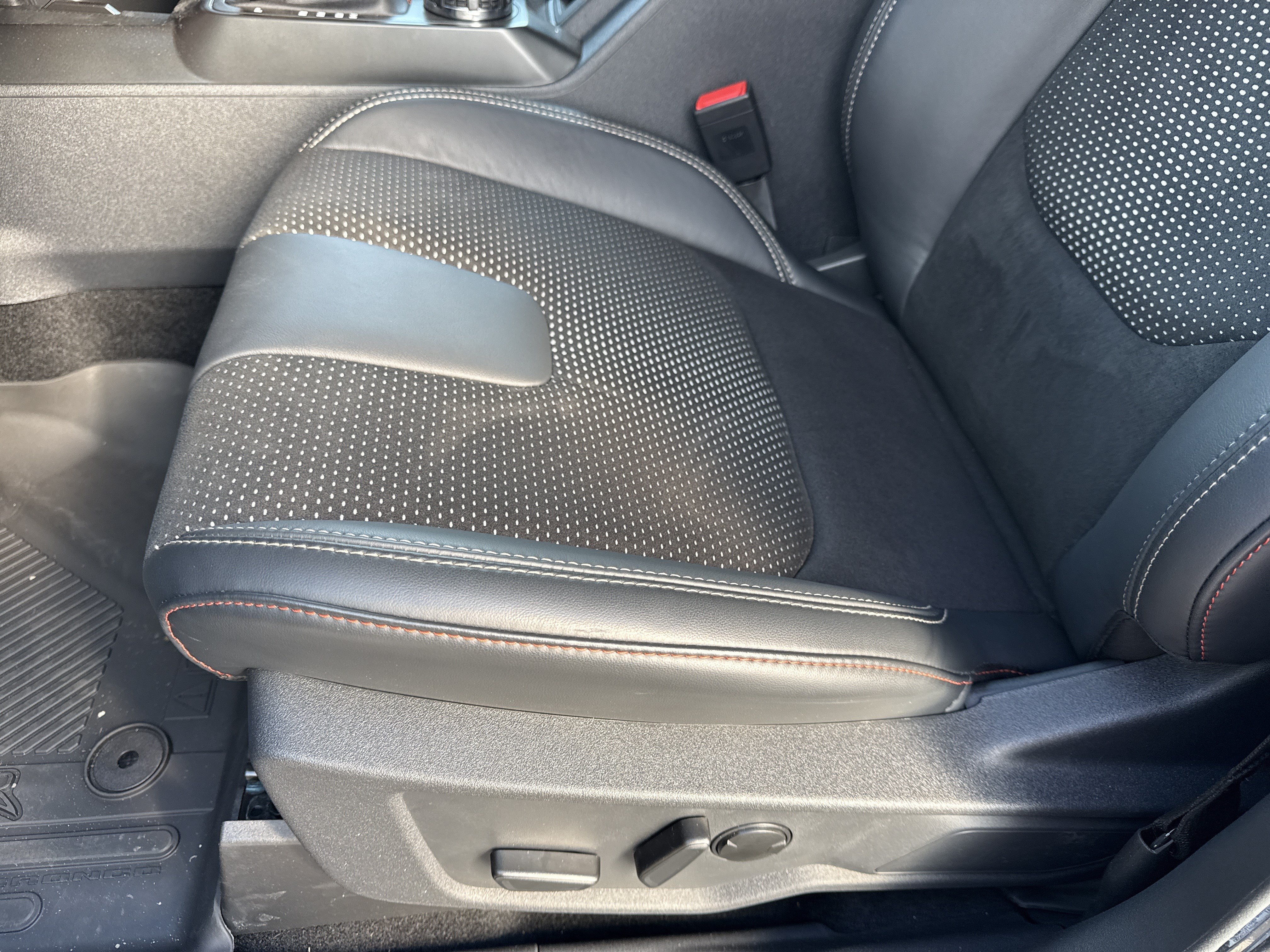 New 2026 Ford Bronco Raptor w/ Interior Carbon Fiber Pack AWD/4WD image 15