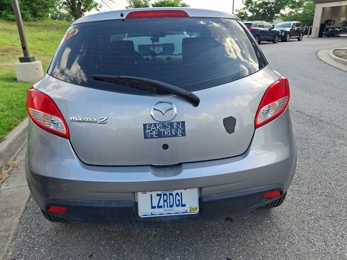 Used 2014 MAZDA MAZDA2 Sport FWD image 4