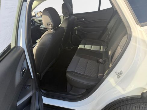 Certified 2024 Chevrolet Trax LT image 24