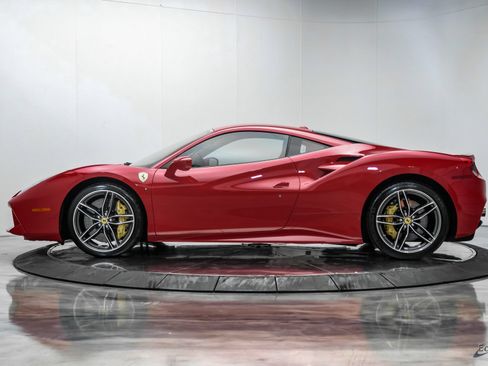 Used 2017 Ferrari 488 GTB RWD image 8