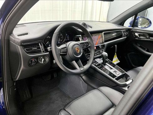 Used 2026 Porsche Macan AWD/4WD image 6