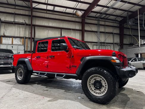 Used 2020 Jeep Gladiator Sport w/ Quick Order Package 24S image 3
