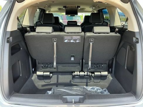 New 2026 Honda Odyssey Touring image 6