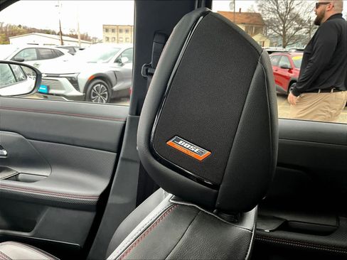 Used 2025 Nissan Kicks SR w/ SR Premium Package image 27