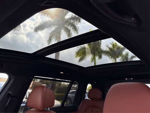 Used 2022 BMW X7 M50i w/ Dynamic Handling Package image 30