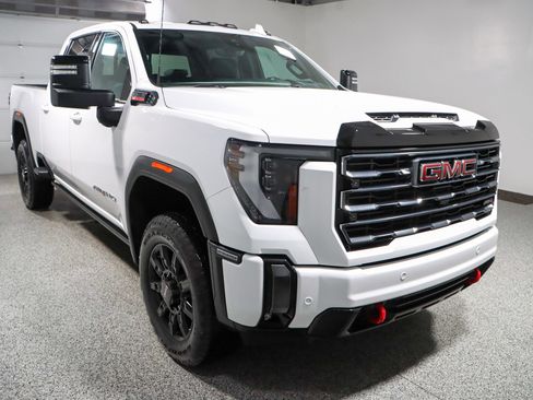 Used 2024 GMC Sierra 2500 AT4 w/ AT4 Premium Plus Package image 5