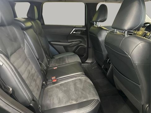 Used 2022 Mitsubishi Outlander SE FWD image 17