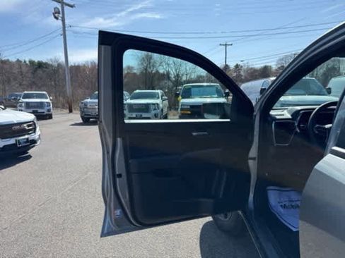 New 2025 GMC Canyon Elevation w/ Convenience Package image 16