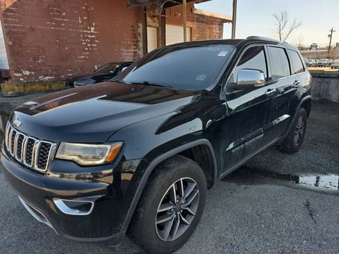 Used 2022 Jeep Grand Cherokee Limited w/ Trailer Tow Group IV image 2