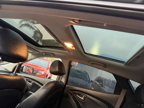 Used 2011 Hyundai Tucson Limited w/ Premium Pkg 3 image 26