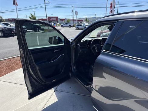 Used 2021 Toyota Highlander XSE AWD/4WD image 10