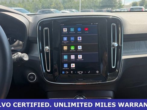 Certified 2025 Volvo XC40 B5 Plus AWD/4WD image 23