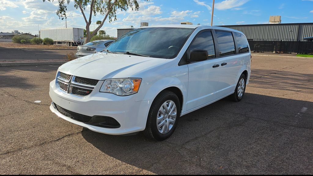 Used 2019 Dodge Grand Caravan SE FWD image 3