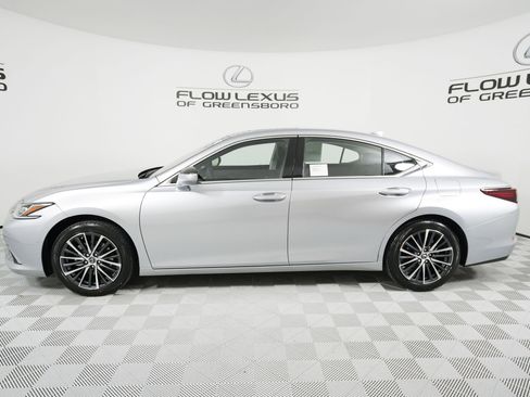 New 2025 Lexus ES 350 w/ Premium Package image 4