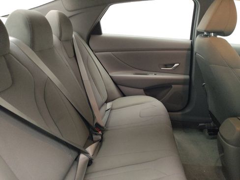 Used 2025 Hyundai Elantra SE FWD image 19
