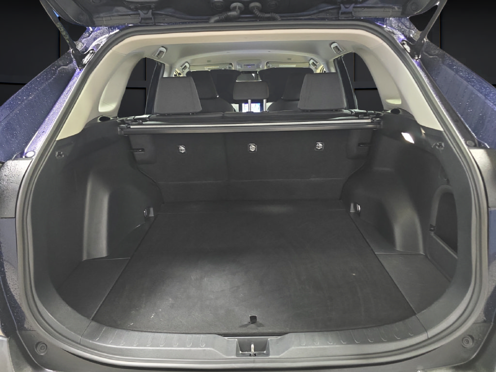 Used 2025 Toyota RAV4 XLE AWD/4WD image 26