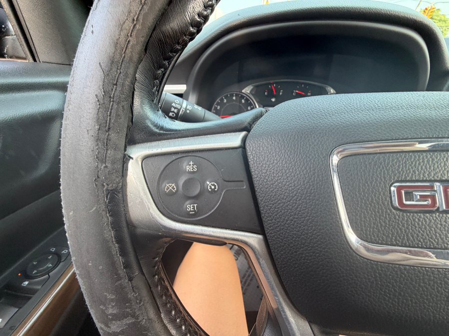 Used 2018 GMC Acadia SLE AWD/4WD image 23