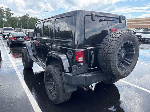 Used 2015 Jeep Wrangler Unlimited Rubicon w/ Max Tow Package AWD/4WD image 3