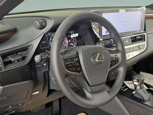 New 2025 Lexus ES 350 w/ Premium Package image 10