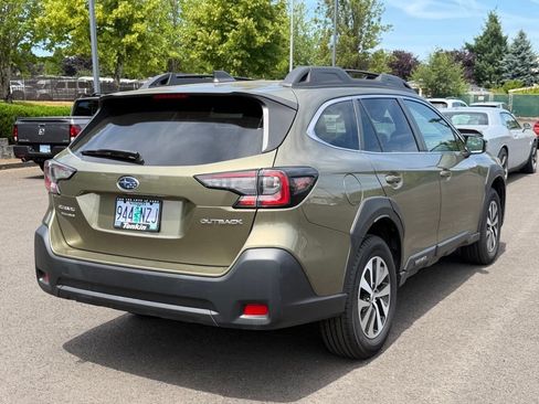 Used 2023 Subaru Outback Premium AWD/4WD image 8