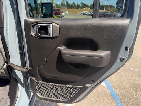 Used 2025 Jeep Gladiator Sport AWD/4WD image 23