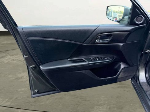 Used 2015 Honda Accord EX image 13