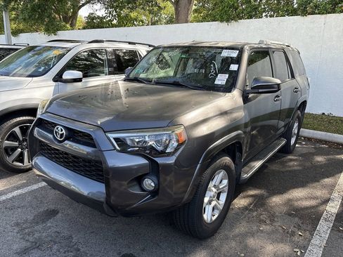 Used 2016 Toyota 4Runner SR5 image 2