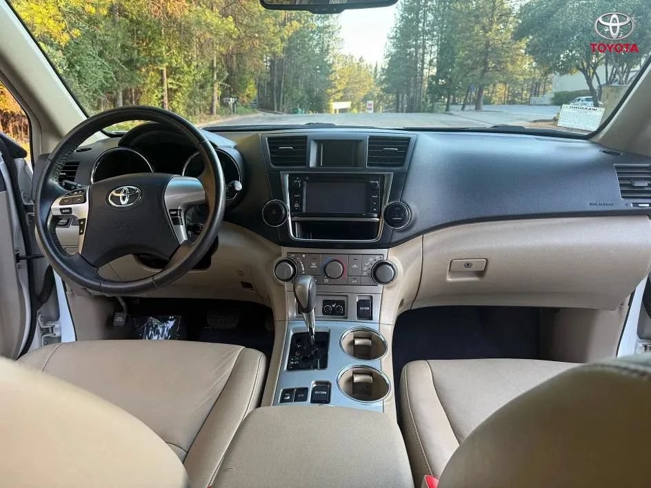 Used 2013 Toyota Highlander SE AWD/4WD image 18