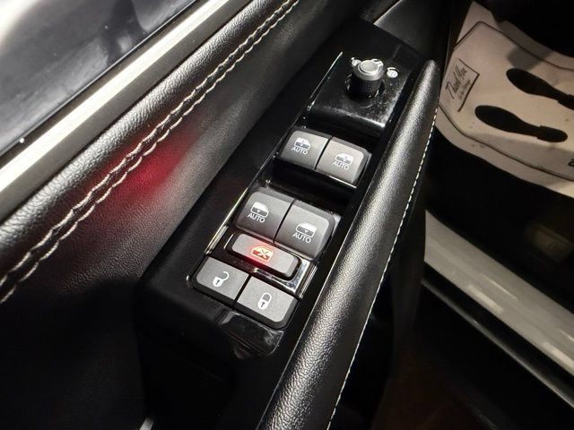 Used 2024 Jeep Wagoneer 4WD image 13