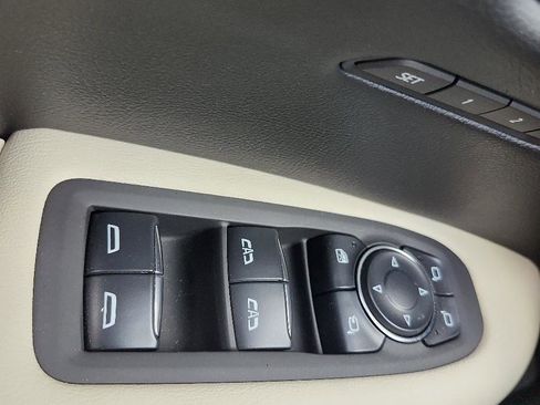 Used 2025 Cadillac XT5 Sportv w/ Technology Package image 24