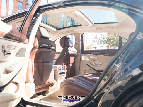 Used 2018 Mercedes-Benz S 560 4MATIC Sedan w/ Premium Package image 21