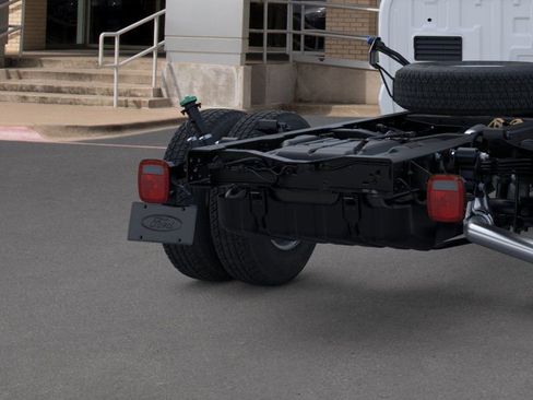 New 2025 Ford F350 XL w/ XL Chrome Package image 18