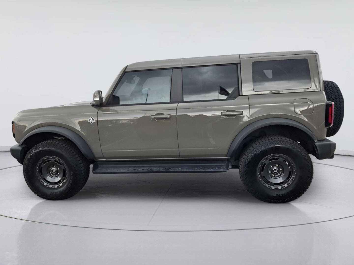 Used 2025 Ford Bronco Outer Banks w/ Sasquatch Package AWD/4WD image 4