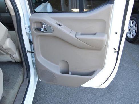 Used 2014 Nissan Frontier SV w/ SV Value Truck Package image 52