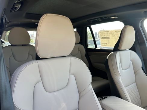 New 2026 Volvo XC90 B6 Plus w/ Protection Package Premier image 9