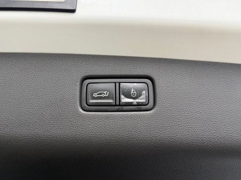 Used 2023 Genesis GV70 2.5T w/ Advanced Package AWD/4WD image 37