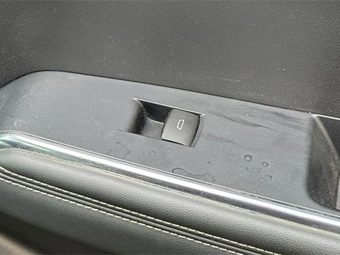 Used 2024 GMC Acadia Elevation image 23