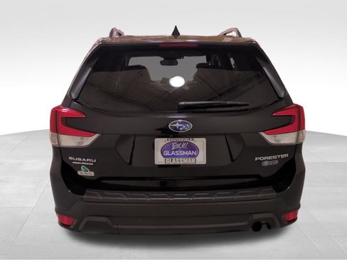 Used 2021 Subaru Forester Limited image 5