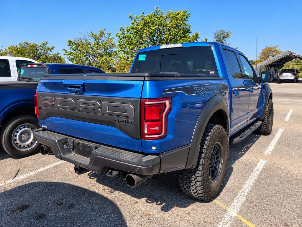 Used 2019 Ford F150 Raptor w/ Equipment Group 802A Luxury AWD/4WD image 3