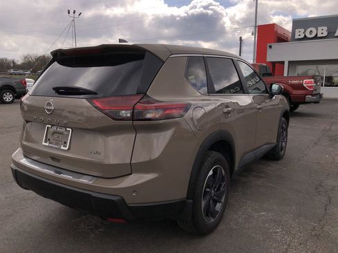 Used 2025 Nissan Rogue SV image 13