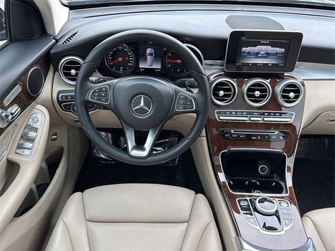 Used 2018 Mercedes-Benz GLC 300 image 11