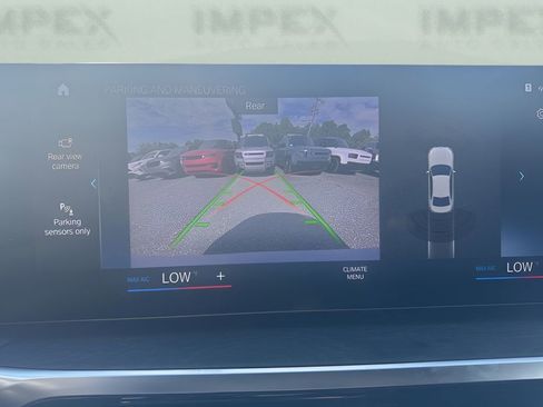 Used 2024 BMW 330i Sedan w/ Convenience Package image 23