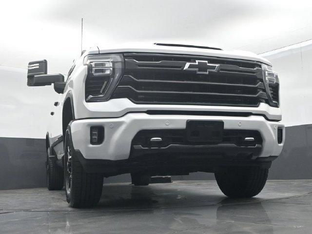 Used 2024 Chevrolet Silverado 3500 High Country w/ High Country Premium Package AWD/4WD image 48