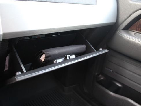 Used 2014 Ford F150 Platinum image 32