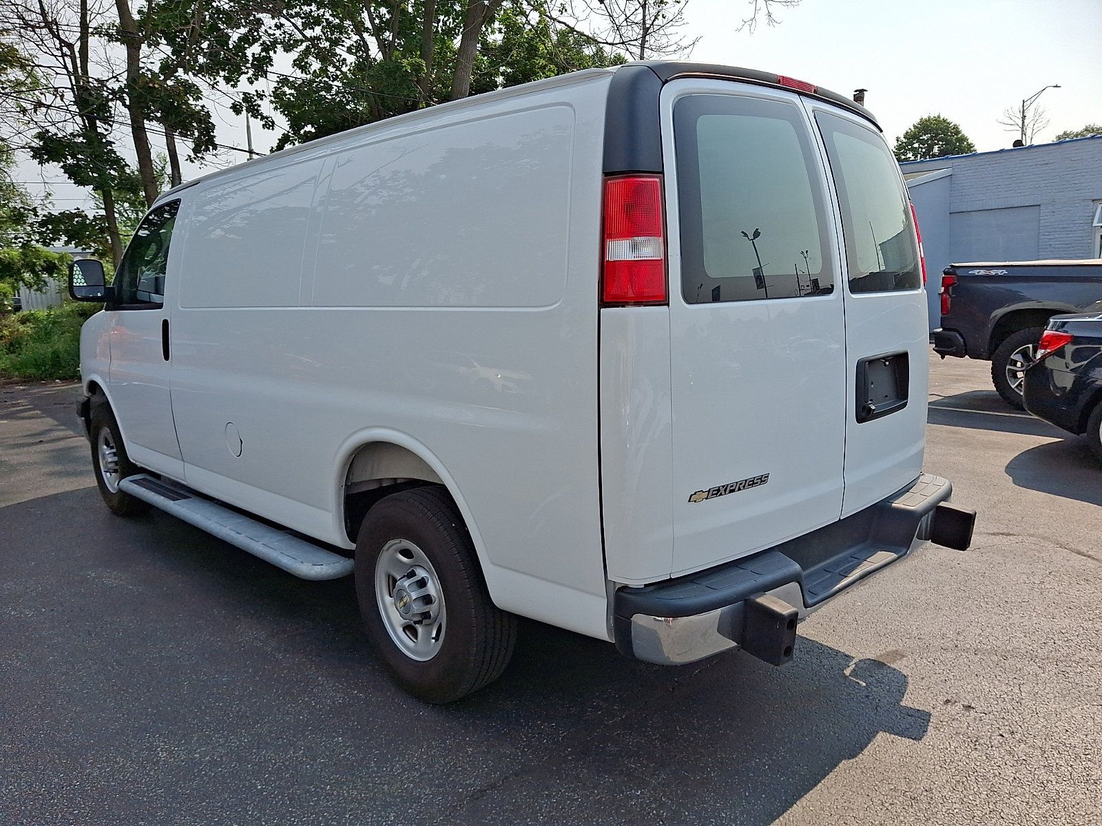 Certified 2025 Chevrolet Express 2500 w/ Driver Convenience Package RWD image 5