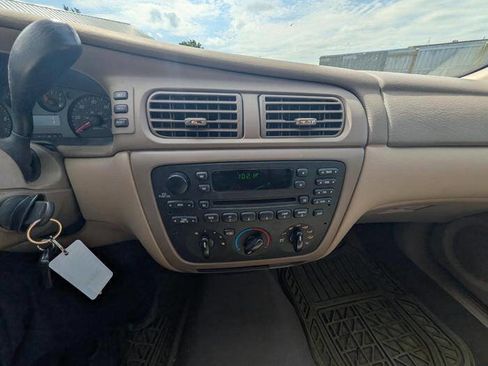 Used 2005 Ford Taurus SE FWD image 35