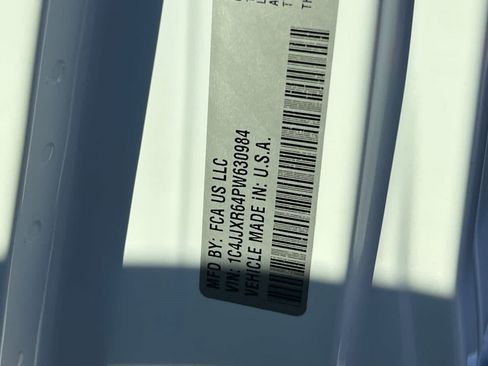 Used 2023 Jeep Wrangler Unlimited Rubicon 4xe image 30