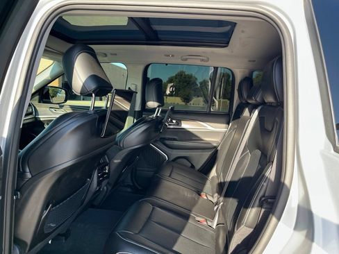 Used 2023 Jeep Grand Cherokee 4WD 4xe w/ Luxury Tech Group II image 16